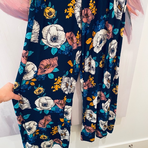 BNWT Band of Gypsies Floral Jumpsuit - Picture 3 of 7
